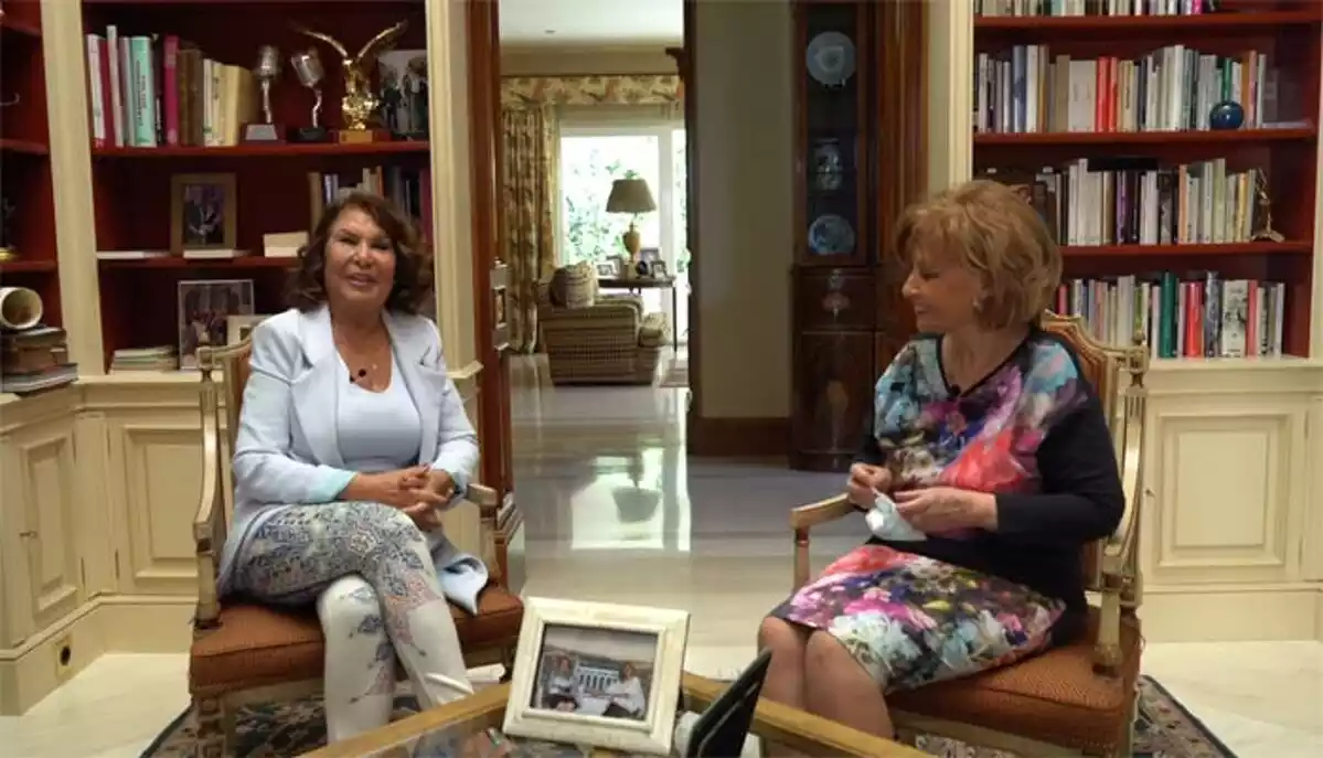 María Teresa Campos junto a Meli Camacho en el salón de la presentadora