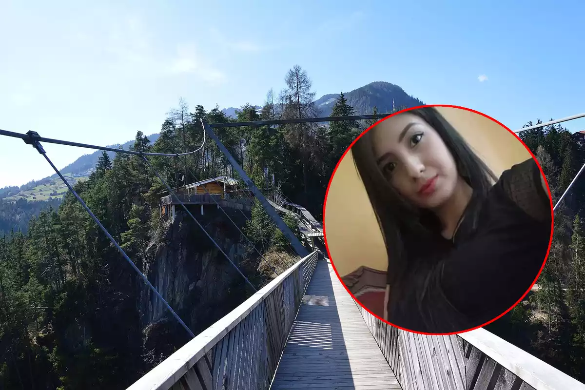 Yecenia Morales junto a una imagen de un puente