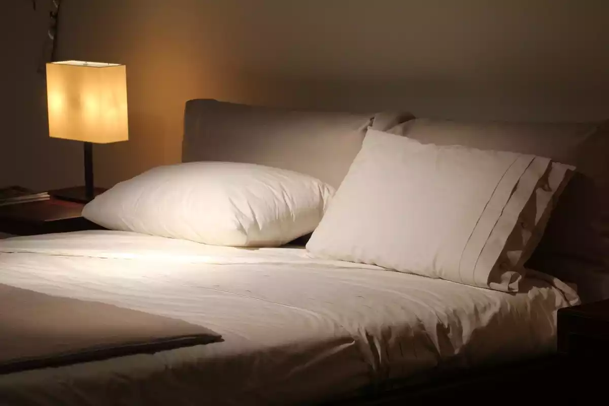 La cama de un hotel