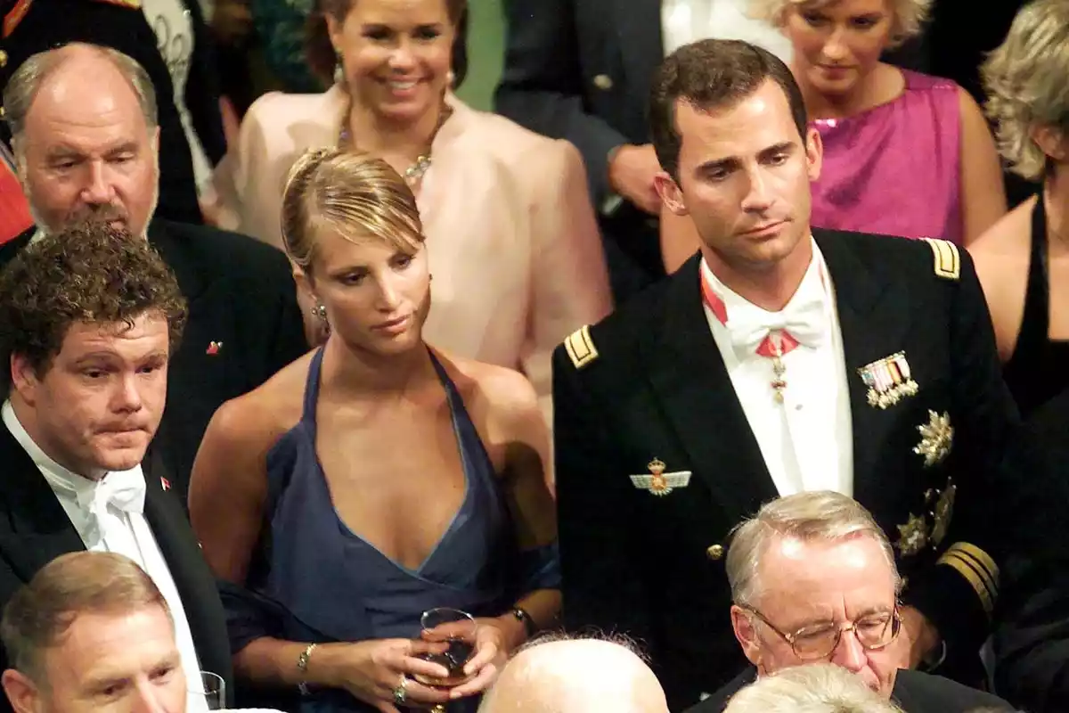 La modelo Eva Sannum junto a Felipe en la boda del príncipe Haakon de Noruega y Mette Marit