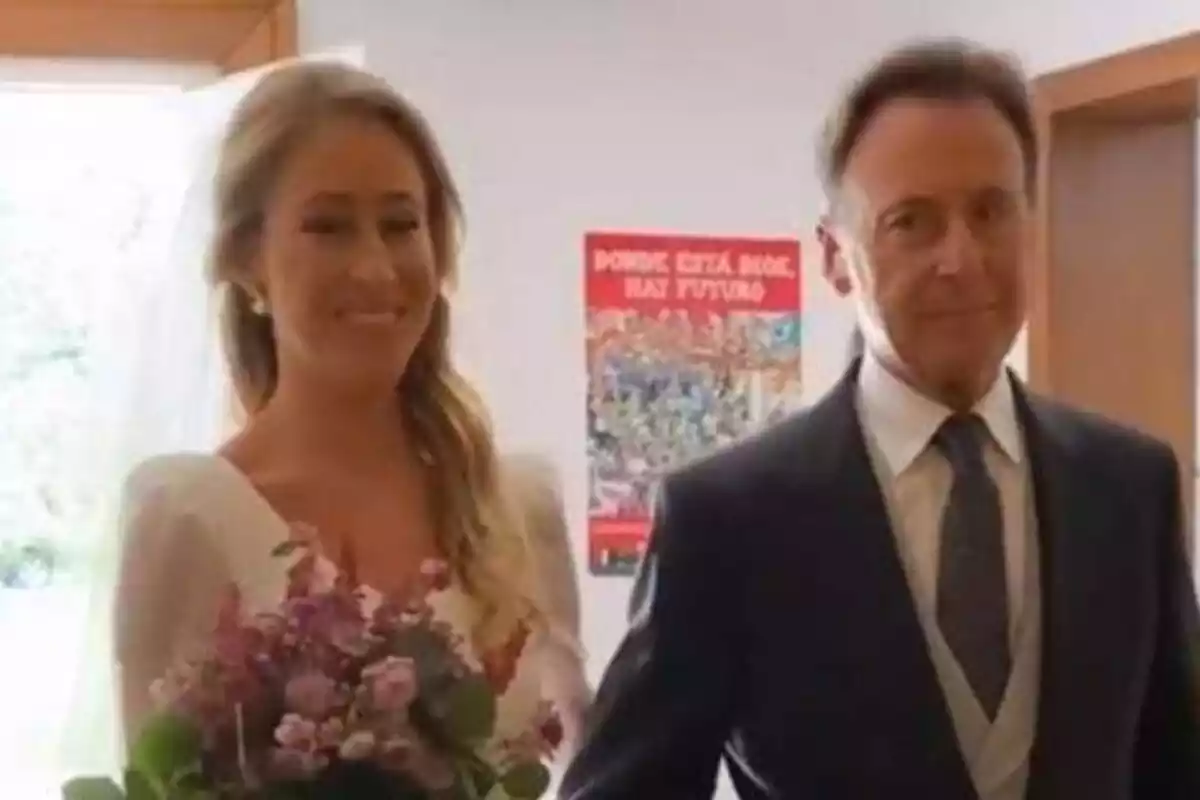 Matías Prats acompañando a su hija en su boda