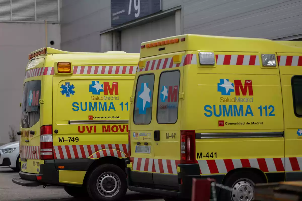Dos ambulancias del Summa 112 de la Comunidad de Madrid
