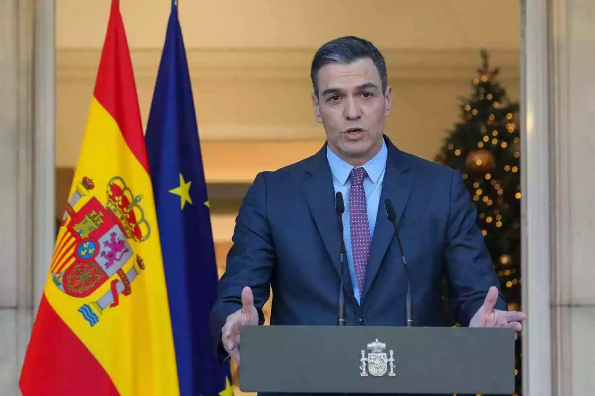 El presidente del Gobierno, Pedro Sánchez, durante una declaración institucional, en el Palacio de la Moncloa, a 17 de diciembre de 2021