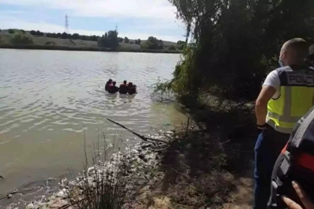 Policía Nacional en el río Guadalquivir