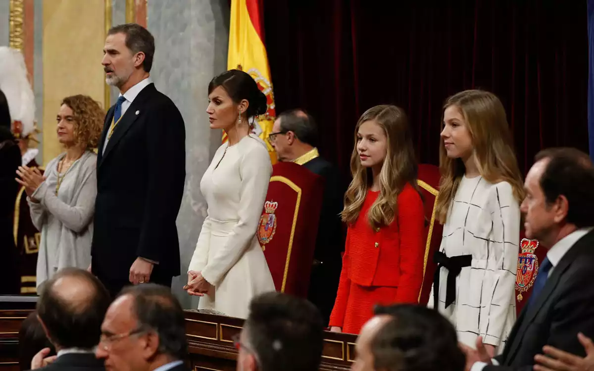 Los reyes de España junto a sus hijas en la ceremonia de la XIV Legislatura en el Congreso de los Diputados