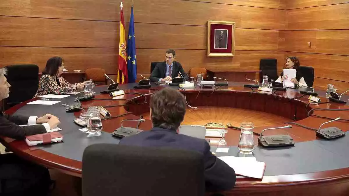 El presidente del Gobierno, Pedro Sánchez, preside el Consejo de Ministros extraordinario.