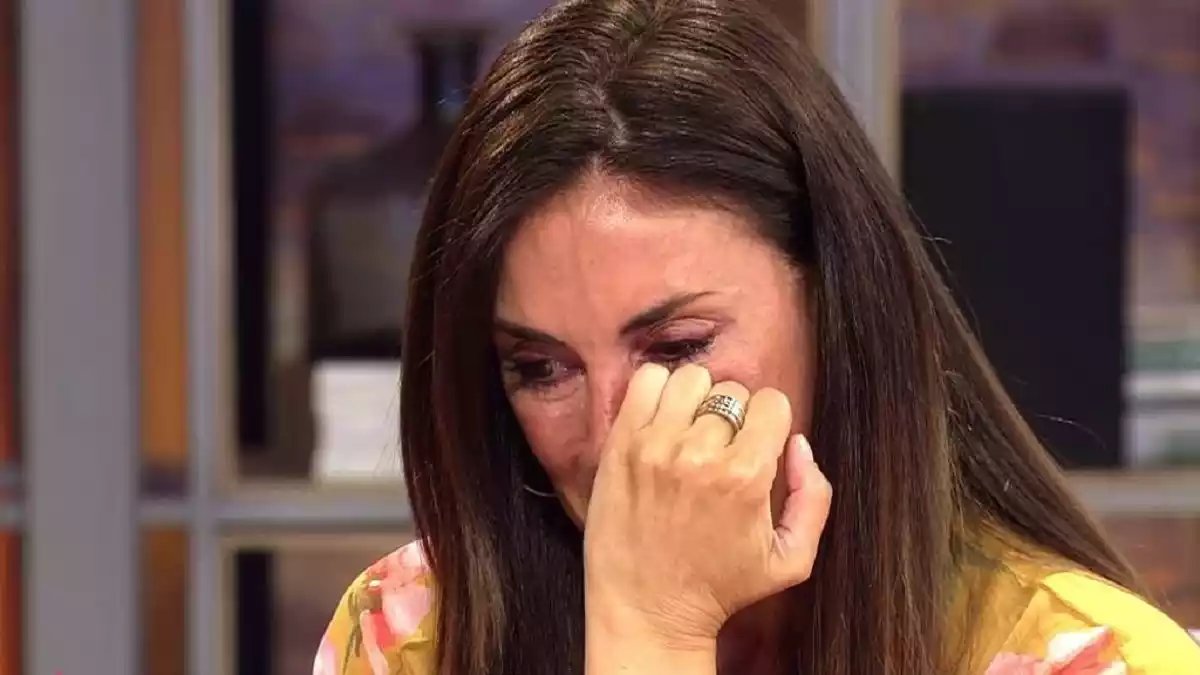 Isabel Rábago llorando en el plató de 'Viva la Vida' el 30 de mayo de 2020