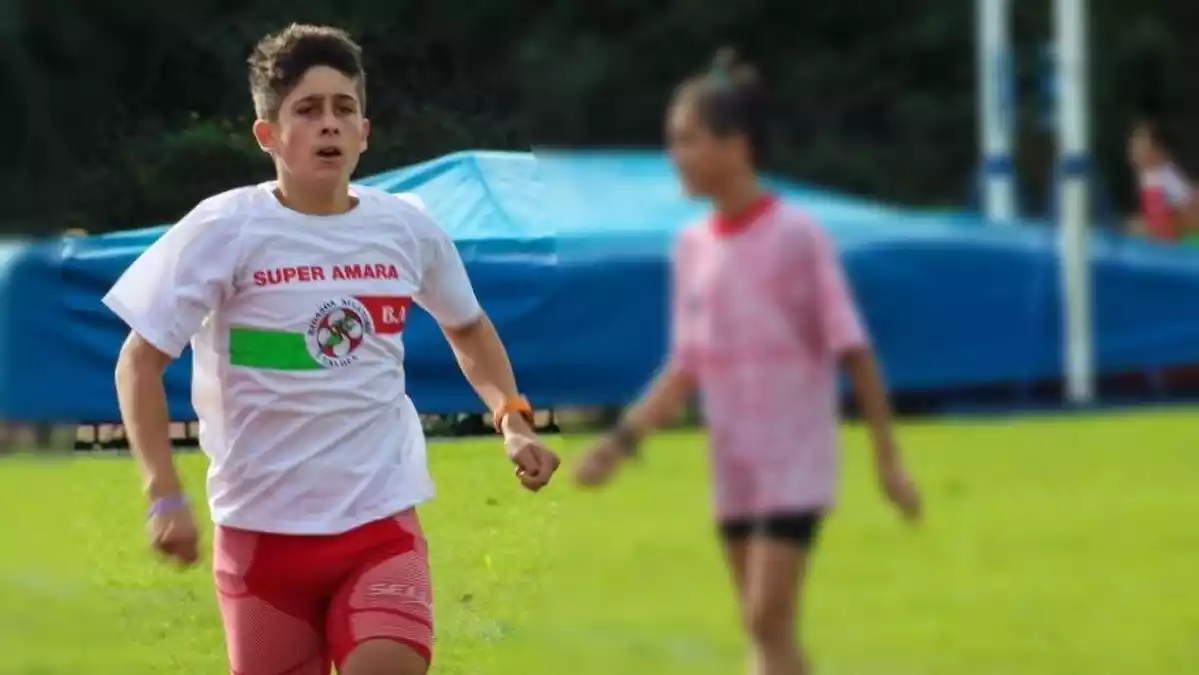 Bikendi Aizpiolea, un joven atleta irundarra de 13 años, enfermo de leucemia