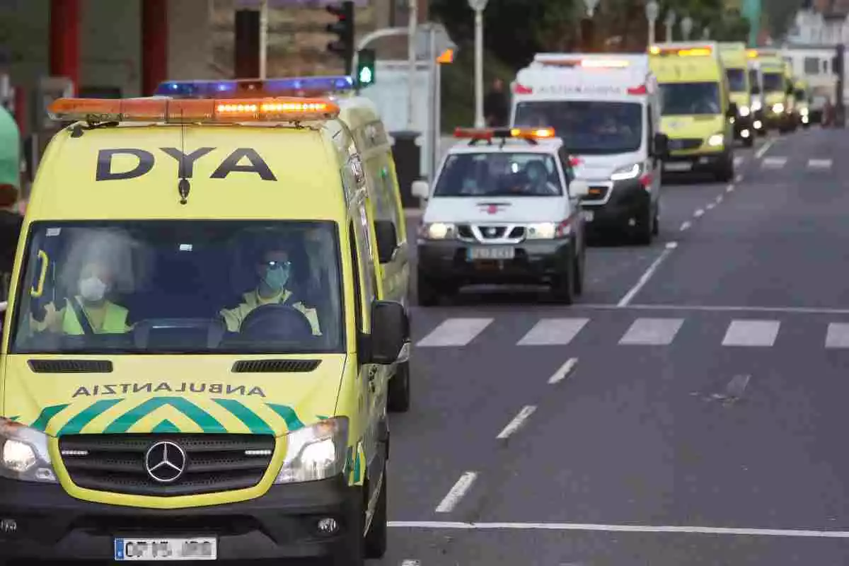 Varias ambulancias del País Vasco.