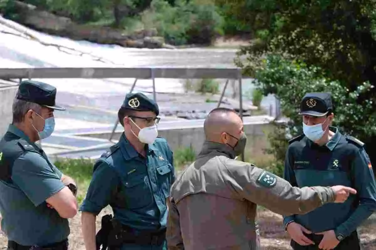 Guardia Civil en un operativo de búsqueda en los ríos Pisuerga y Duero
