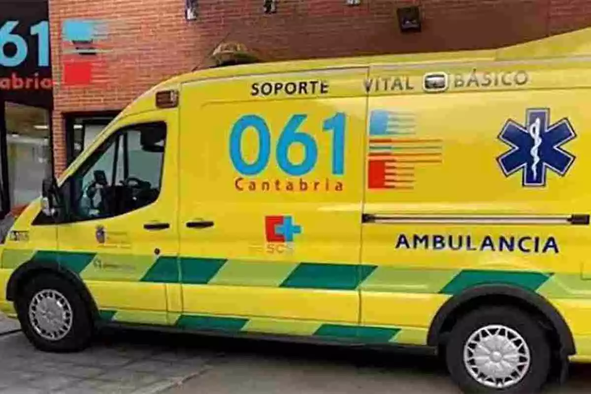 Ambulancia de Cantabria durante un servicio de emergencias el 9 de noviembre de 2019