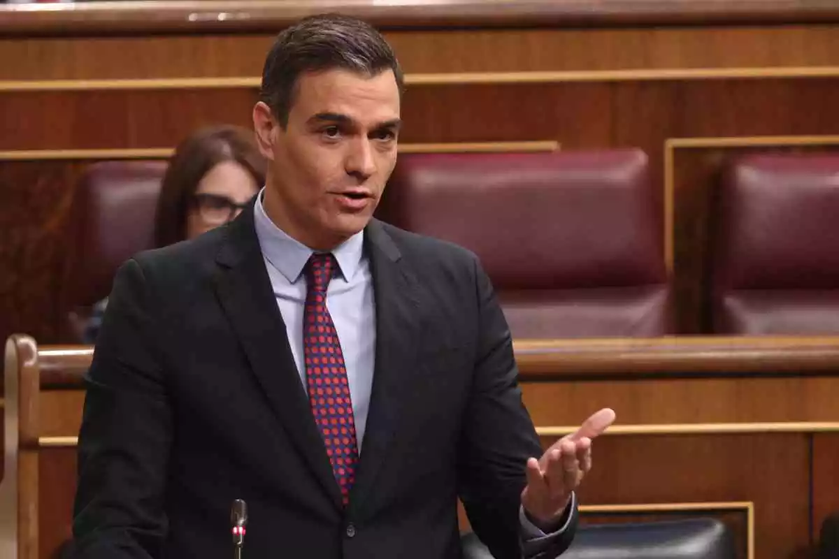 El presidente del Gobierno, Pedro Sánchez, durante su intervención en el Pleno del Congreso de los Diputados a 10 de junio