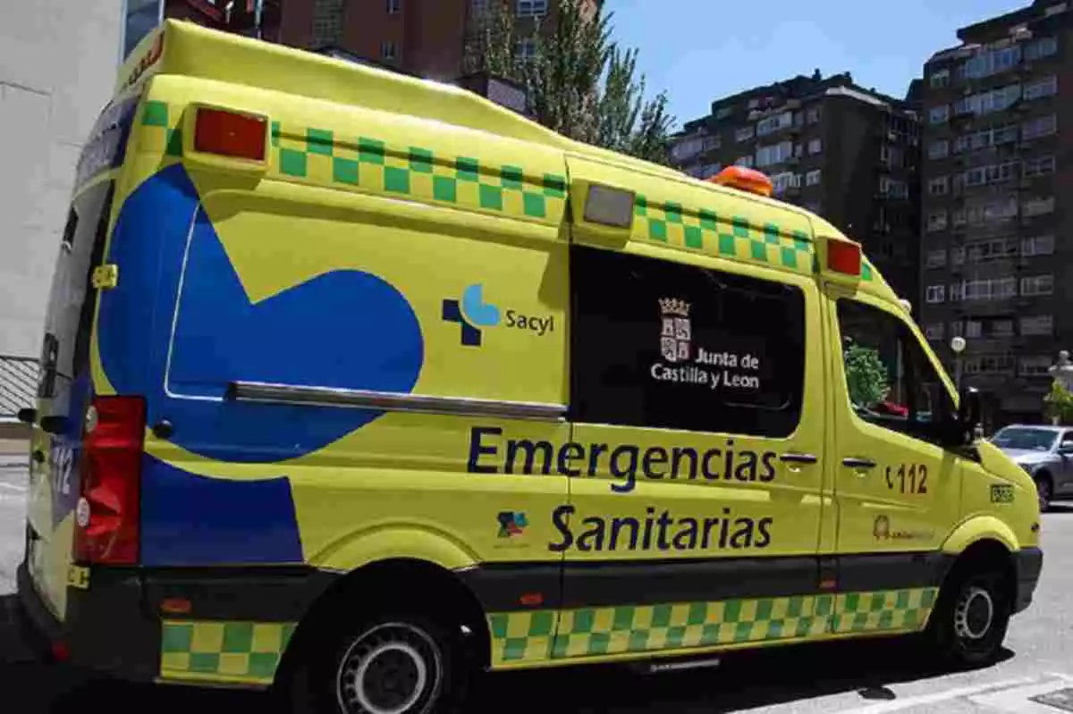 Una ambulancia de Emergencias Sanitarias de Sacyl