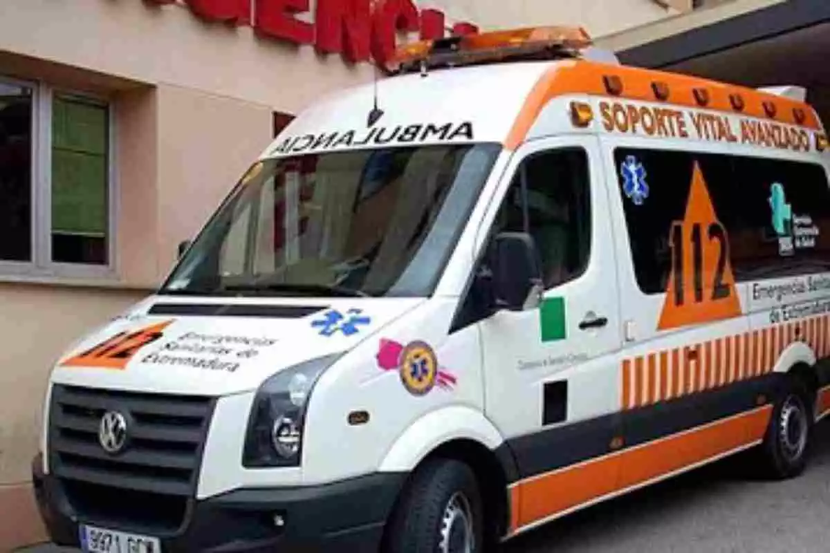 Una ambulancia de las Emergencias Sanitarias de Extremadura