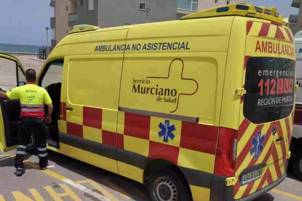 Una ambulancia del Servicio Murciano de Salud