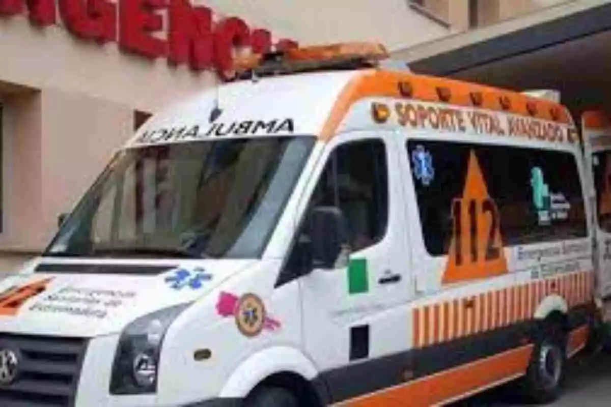 Una ambulancia del SES de Extremadura
