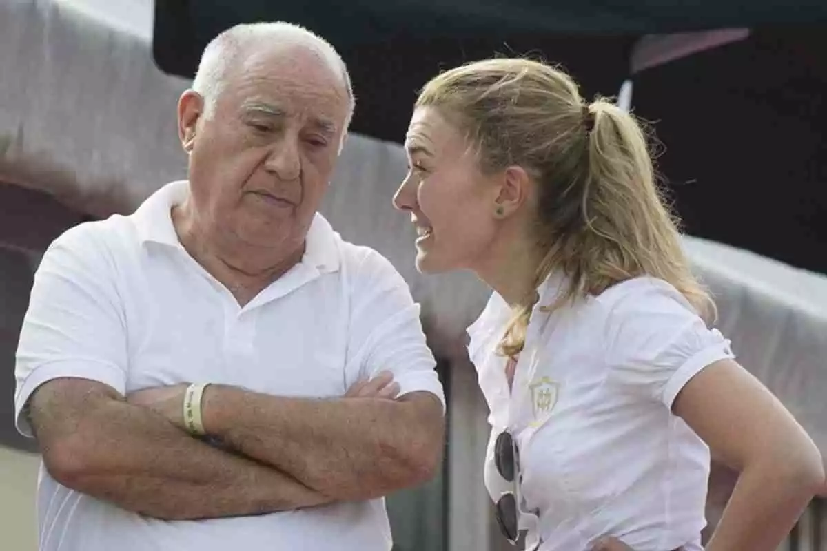 Plano de Amancio Ortega, presidente de Inditex, con su hija Marta