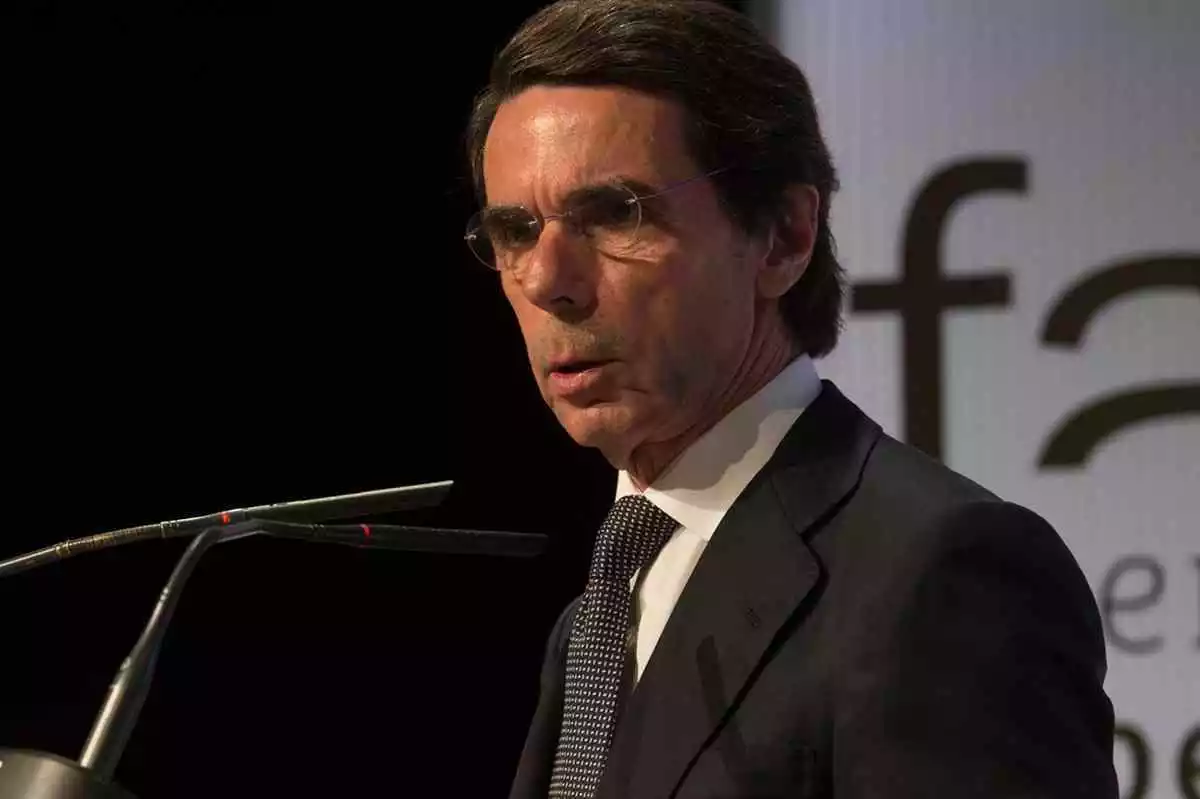 José María Aznar dando una comparecencia en la fundacións Faes.