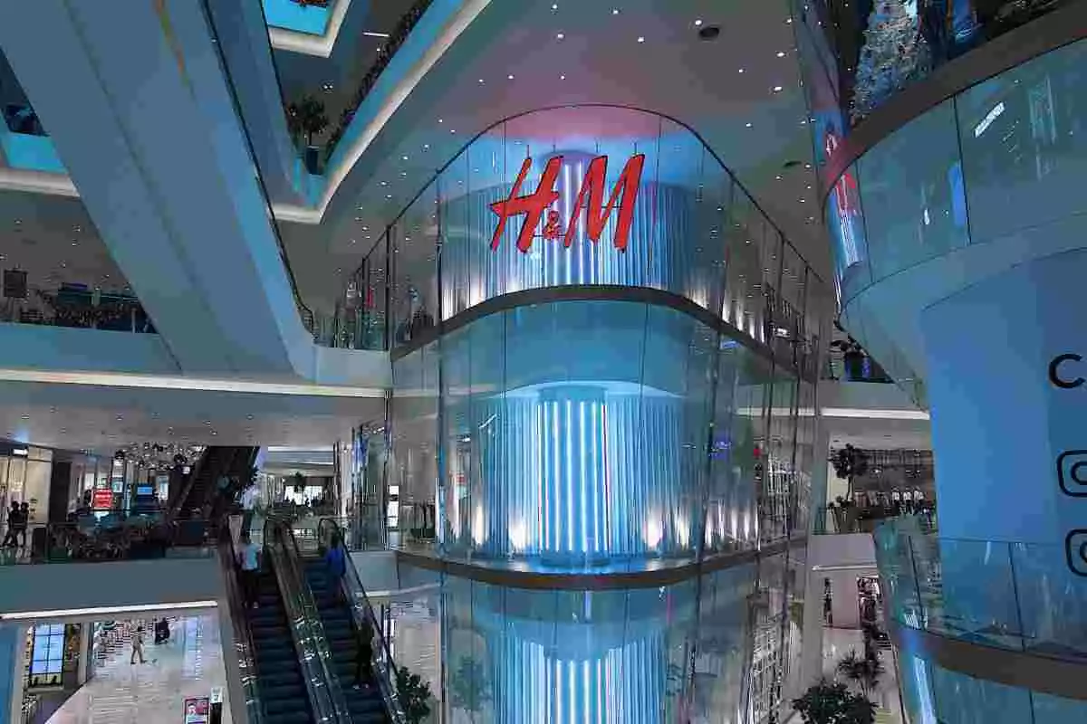 Tienda H&M en un centro comercial