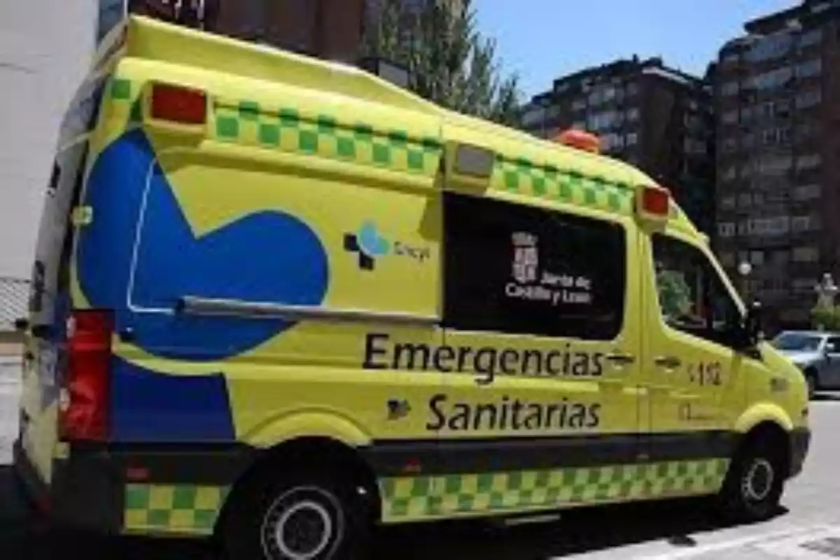 Una ambulancia de Sacyl, emergencias sanitarias de Castilla y León