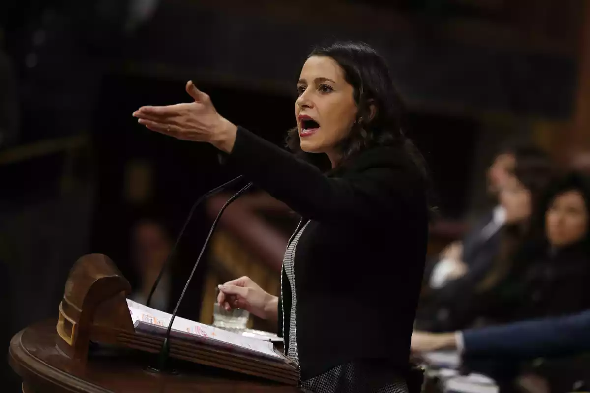 Inés Arrimadas en una intervención desde el atril del Congreso de los Diputados