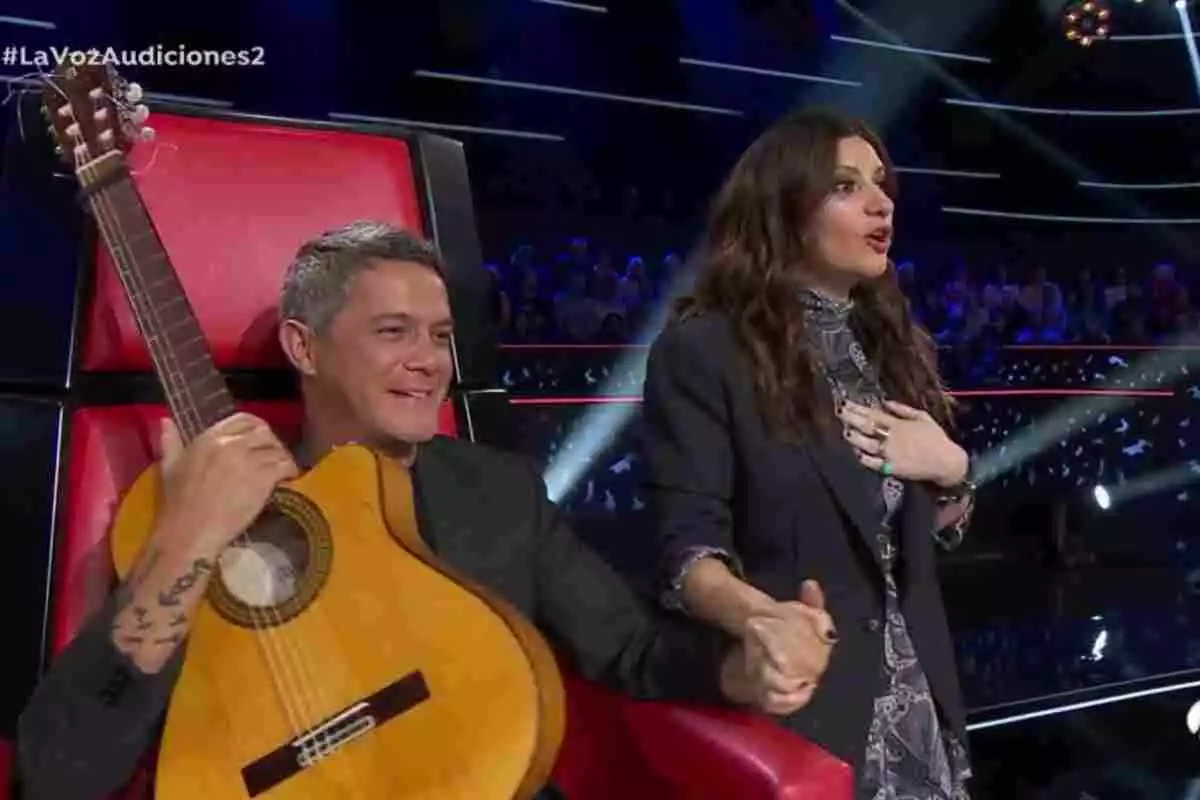 Laura Pausini y Alejandro Sanz durante el 2º programa de las audiciones a ciegas de 'La Voz'