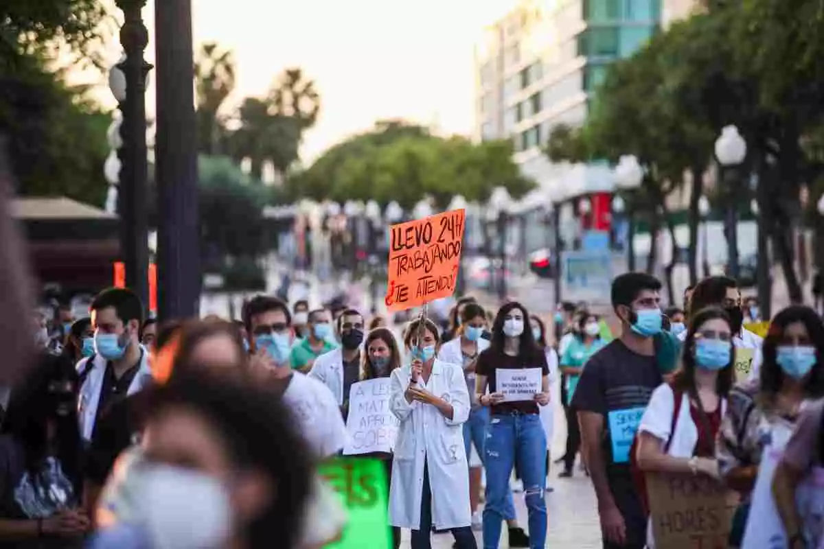 Imagen de una manifestación de unos sanitarios durante la pandemia