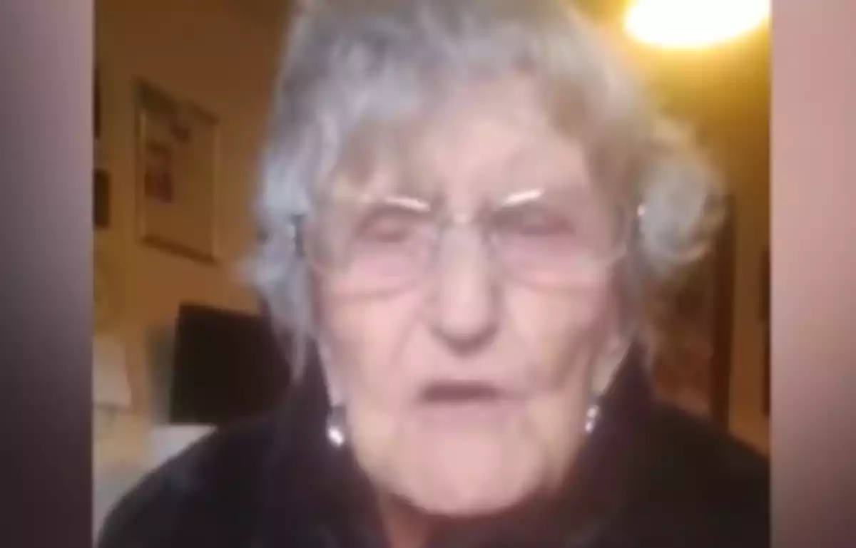 Mary, la escocesa de 104 años que ha grabado un vídeo para que le dejen ver a su familia