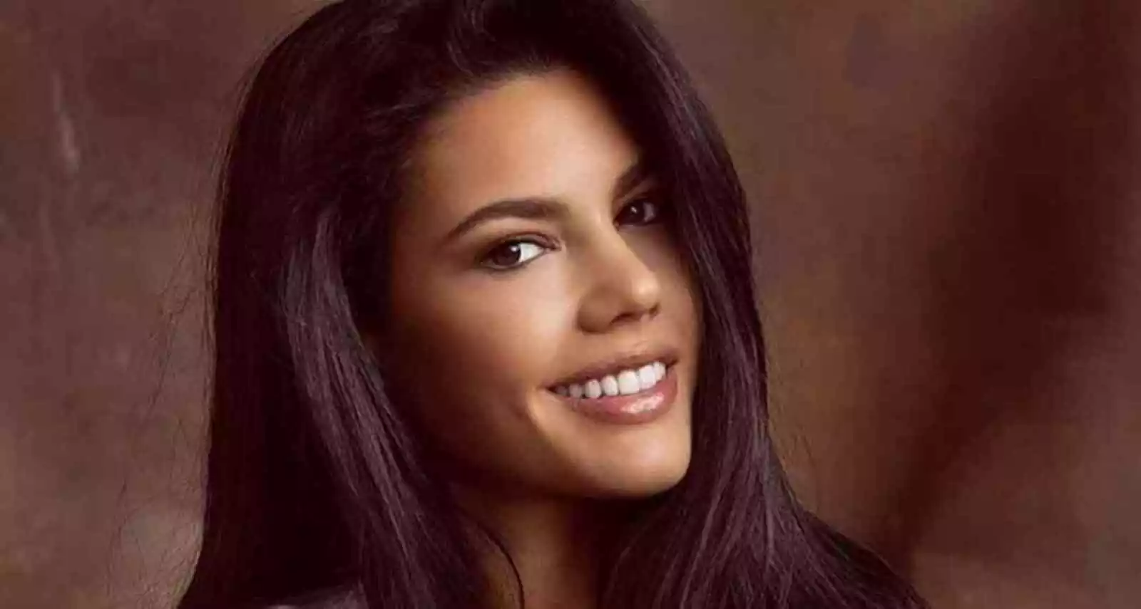 APOLONIA LAPIEDRA: 【 Quién es y por qué se retira del porno 】