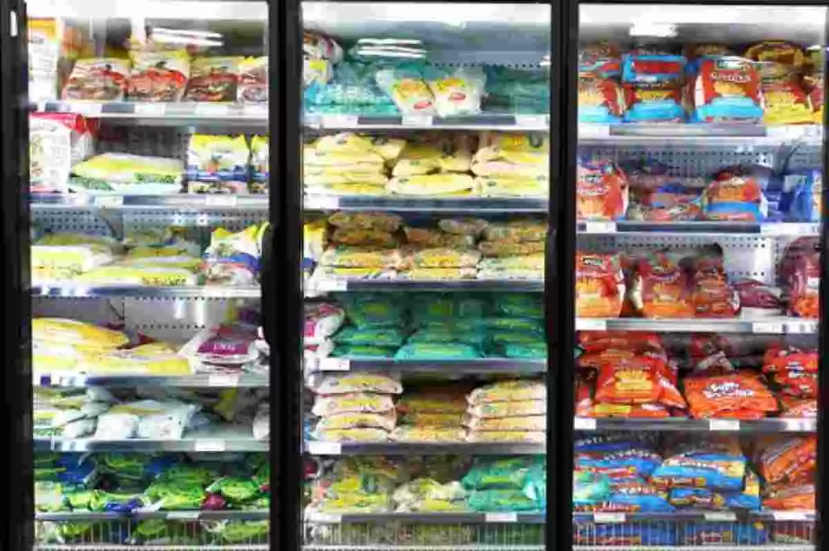 Alimentos congelados en un supermercado