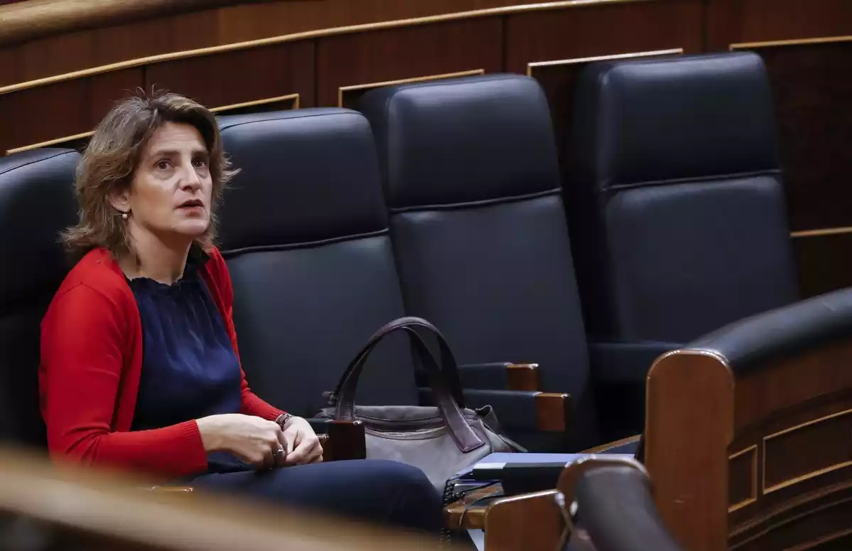 La Ministra Teresa Ribera sentada en el Congreso de los Diputados