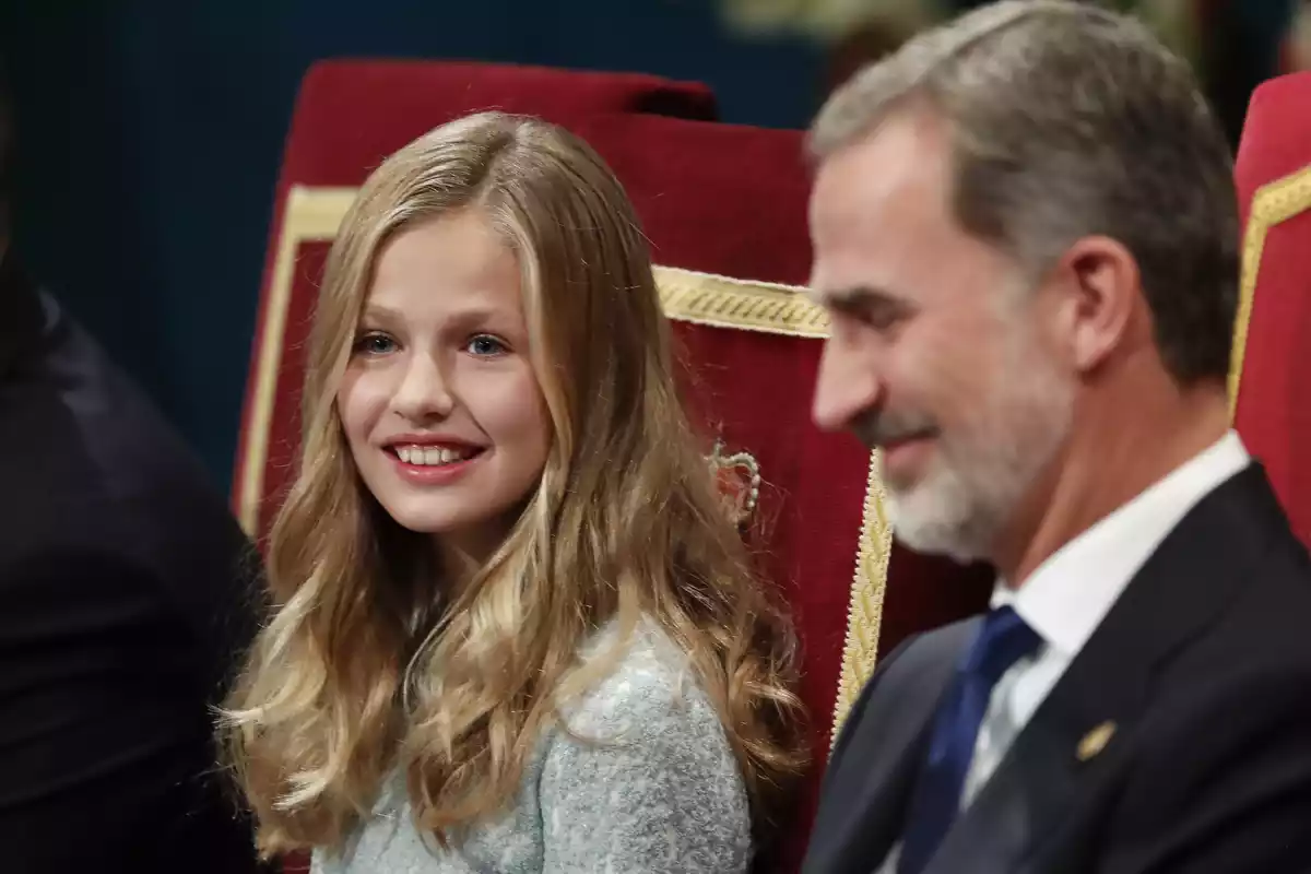 La Princesa Leonor junta a su padre, el Rey Felipe VI