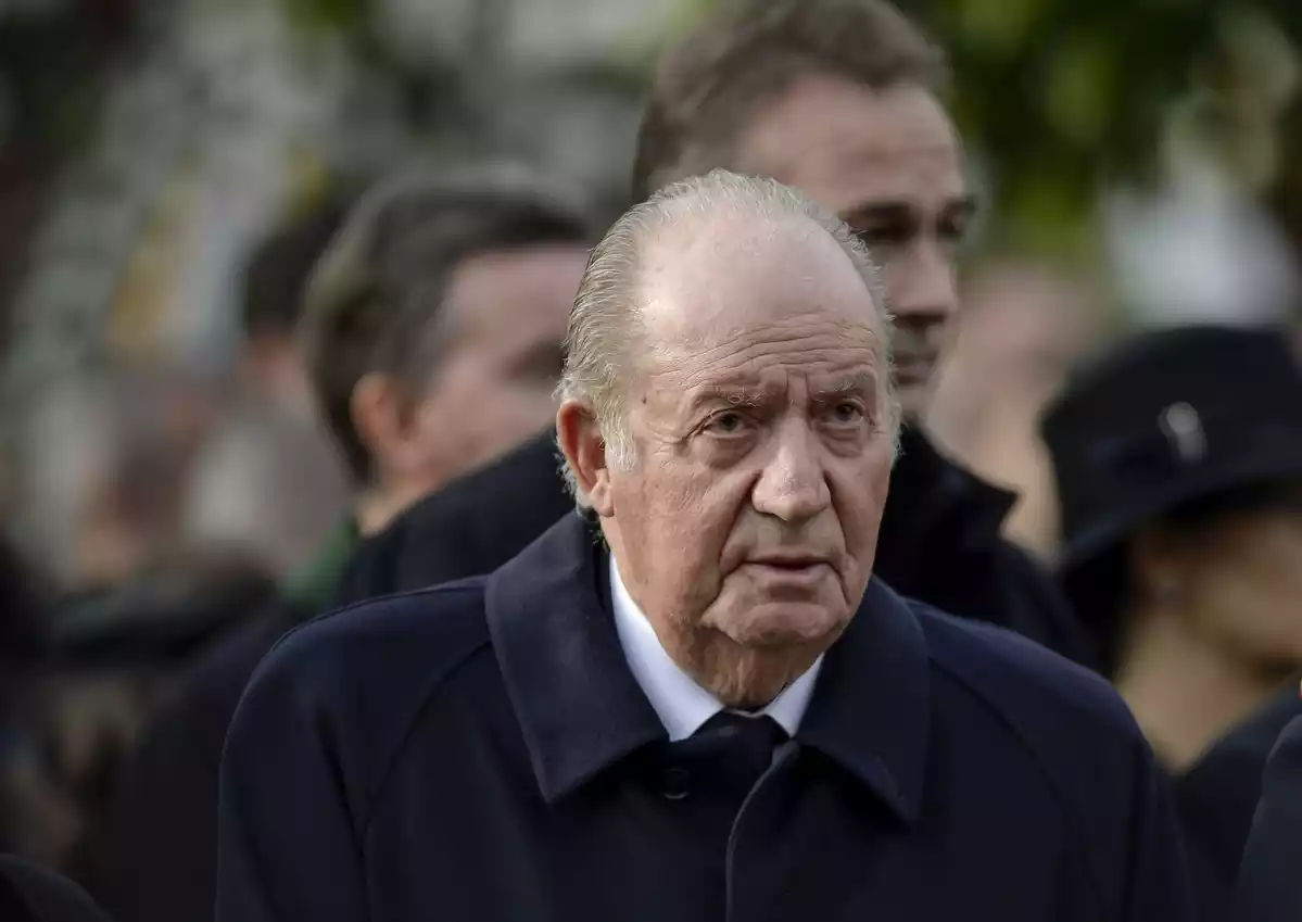 Primer plano del Rey Juan Carlos  I en un funeral