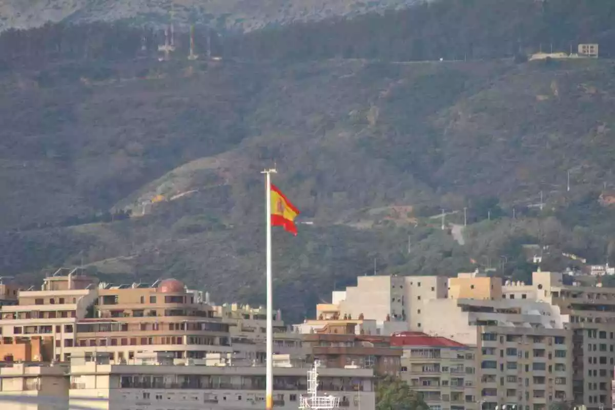 Bandera española en la ciudad autónoma de Ceuta