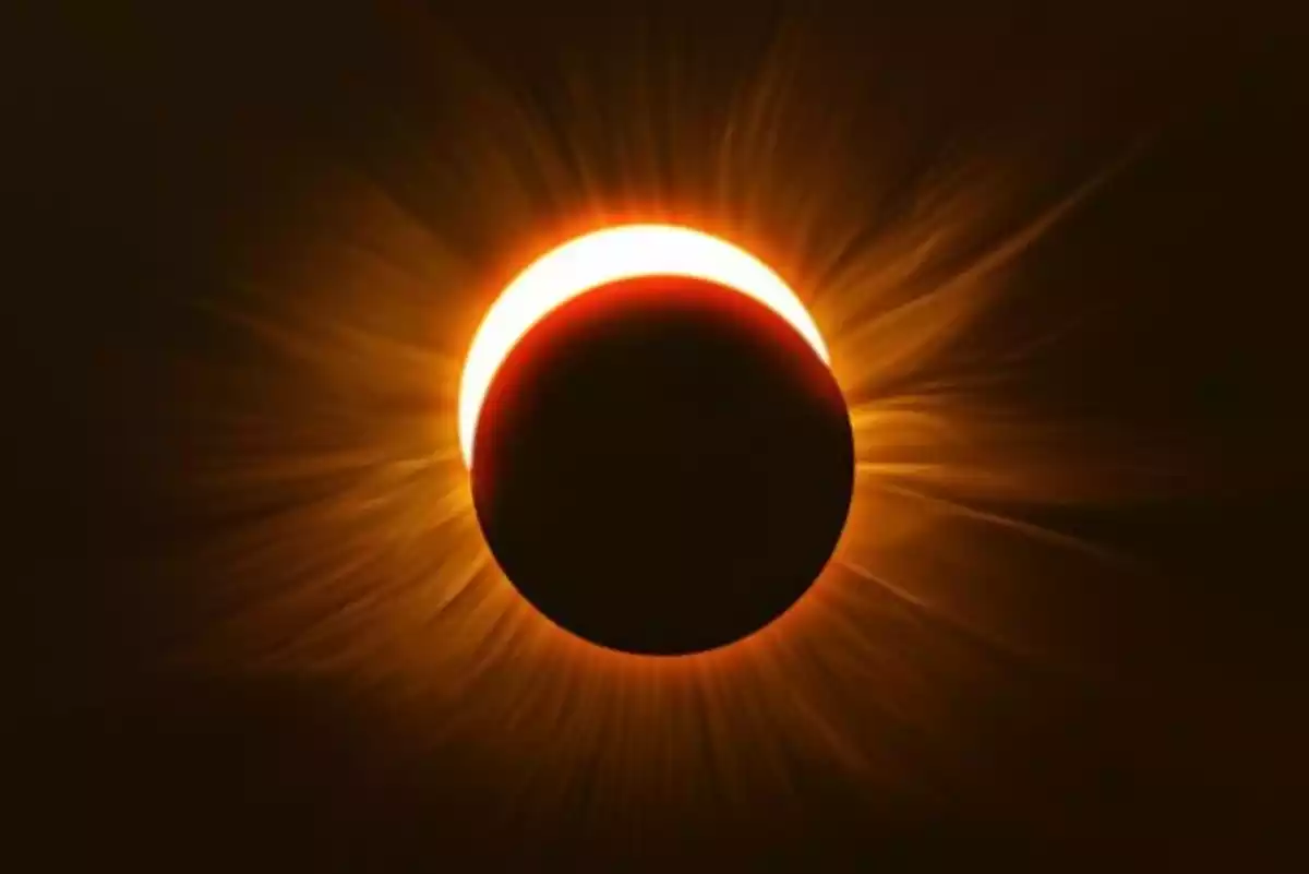 Imagen del eclipse total de Sol