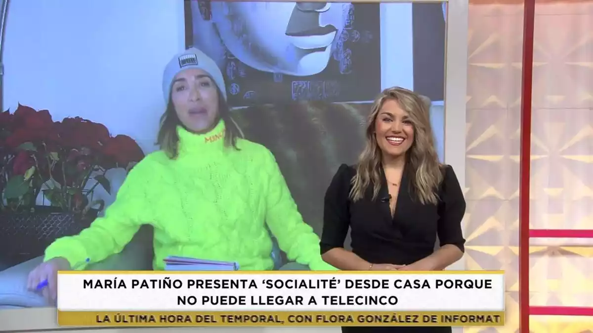 Maria Patiño haciendo el programa Socialité de Telecinco desde casa atrapada por la nieve