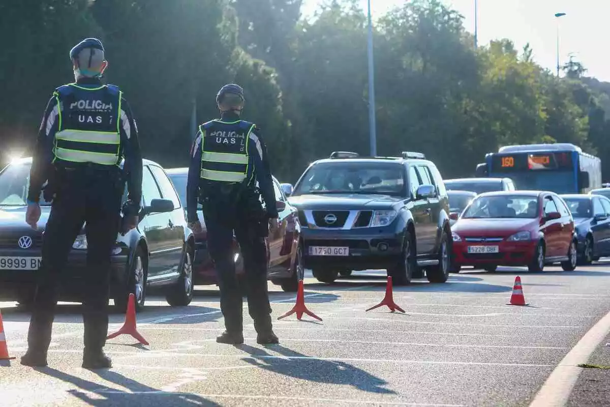 Policía Municipal de Madrid en un control de carreteras