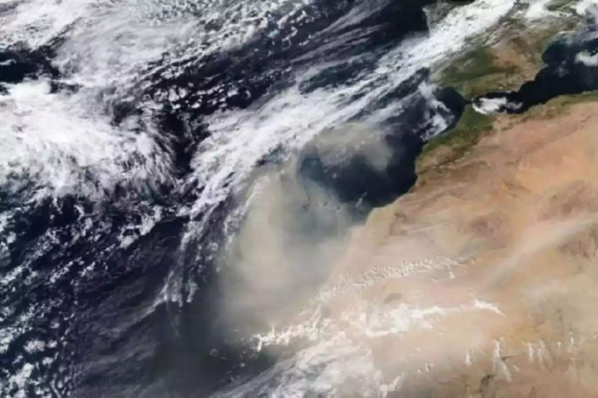 Imagen desde el espacio de la calima en Canarias