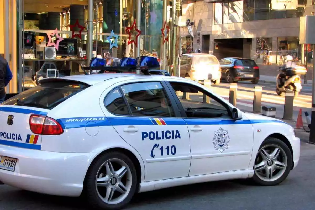 Coche de la policía de Andorra