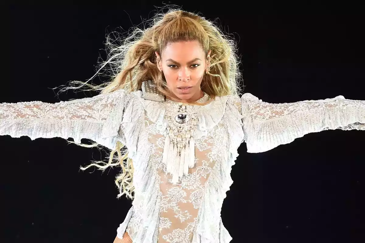 La cantante Beyonce se presenta durante el Formation World Tour en el DodgerStadium el miércoles 14 de septiembre de 2016 en Los Ángeles