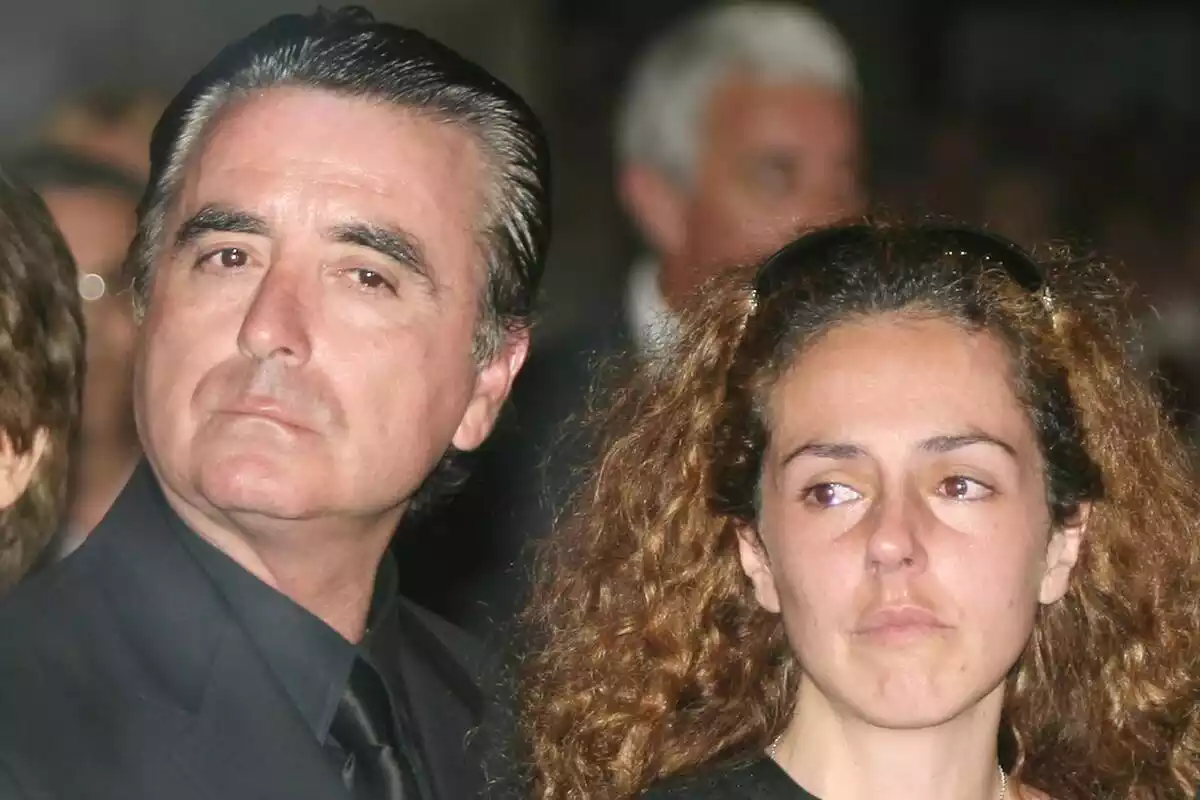 José Ortega Cano y Rocío Carrasco en el entierro de Rocío Jurado