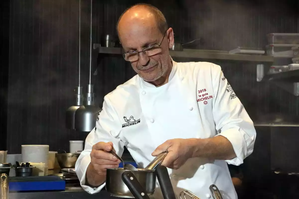 El chef, Xavier Sagristà, en la cocina del Castillo Peralada Restaurante este 23 de noviembre de 2017