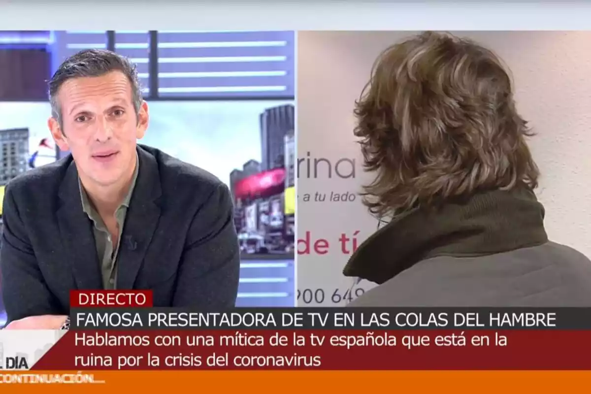 Captura del programa 'Cuatro al Día' de Cuatro, con Joaquín Prats entrevistando a una presentadora de espaldas el 15 de diciembre del 2020