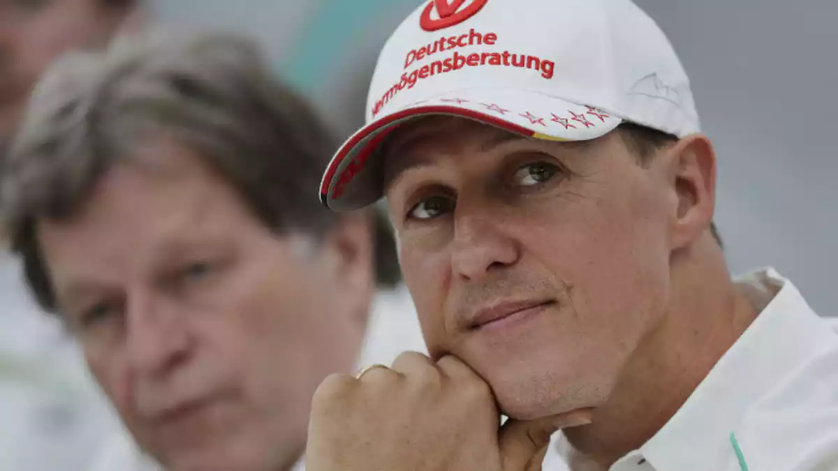 El expiloto de Fórmula 1 Michael Schumacher, durante el anuncio de su retirada el 4 de octubre del 2012