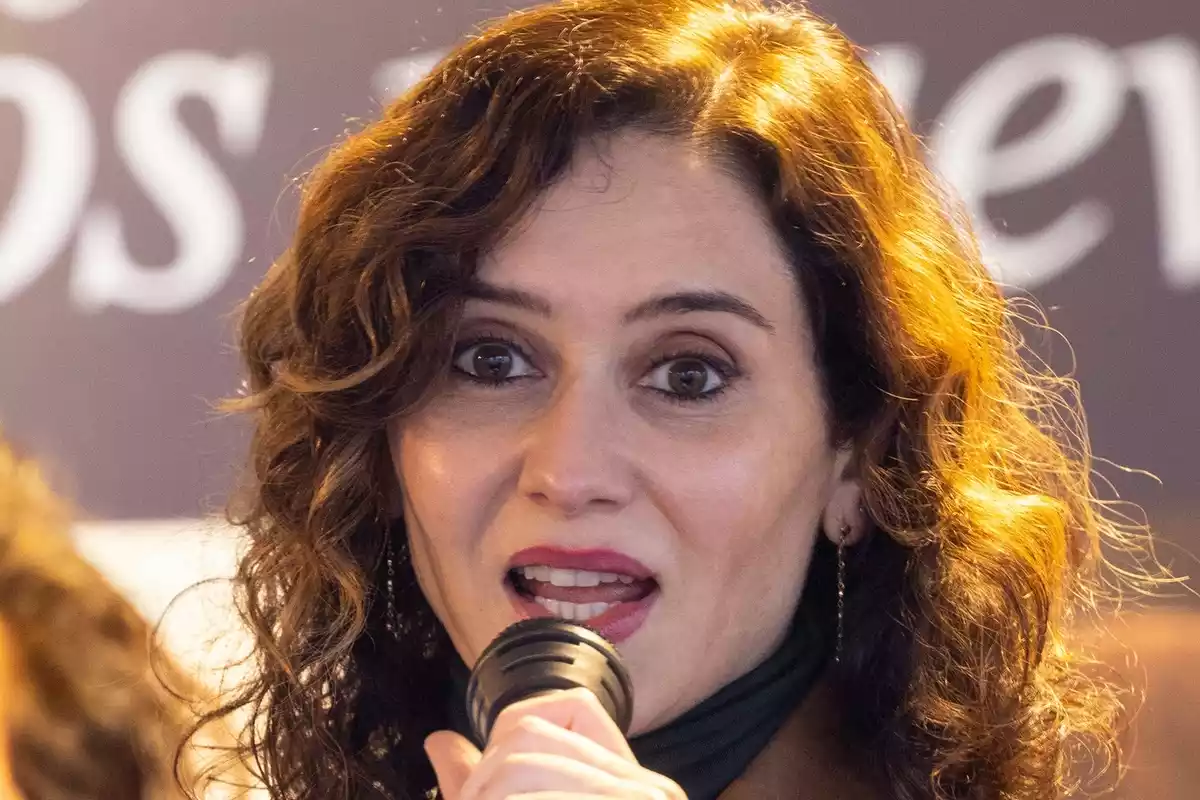 Isabel Díaz Ayuso interviene en la caseta de campaña del PP, a 8 de febrero de 2022