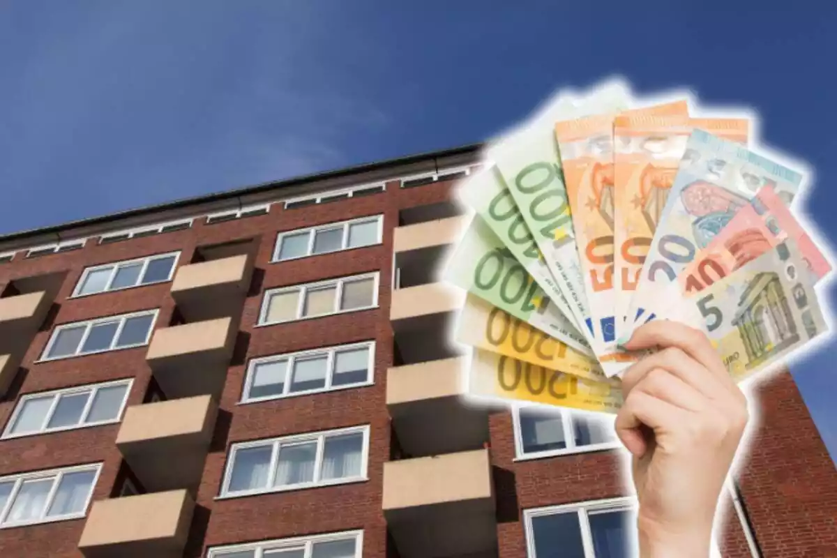 Montaje de fotos de un bloque de pisos y, al lado, una mano sujetando varios billetes de euros