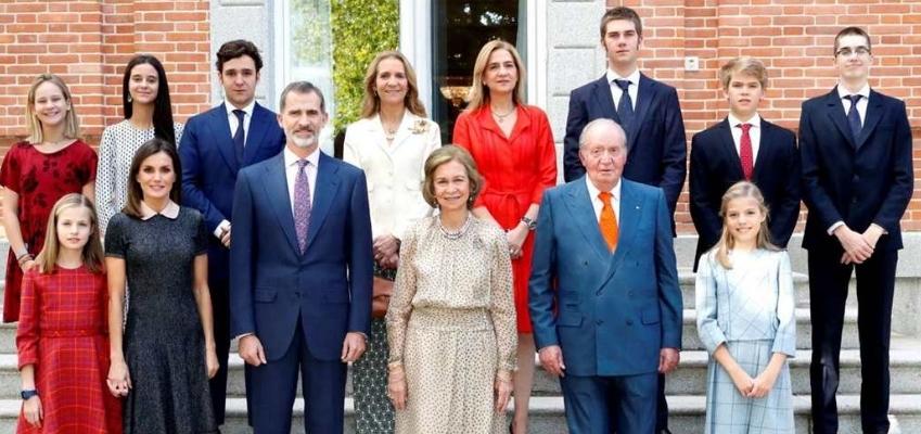 Fotografía oficial de la Familia Real española