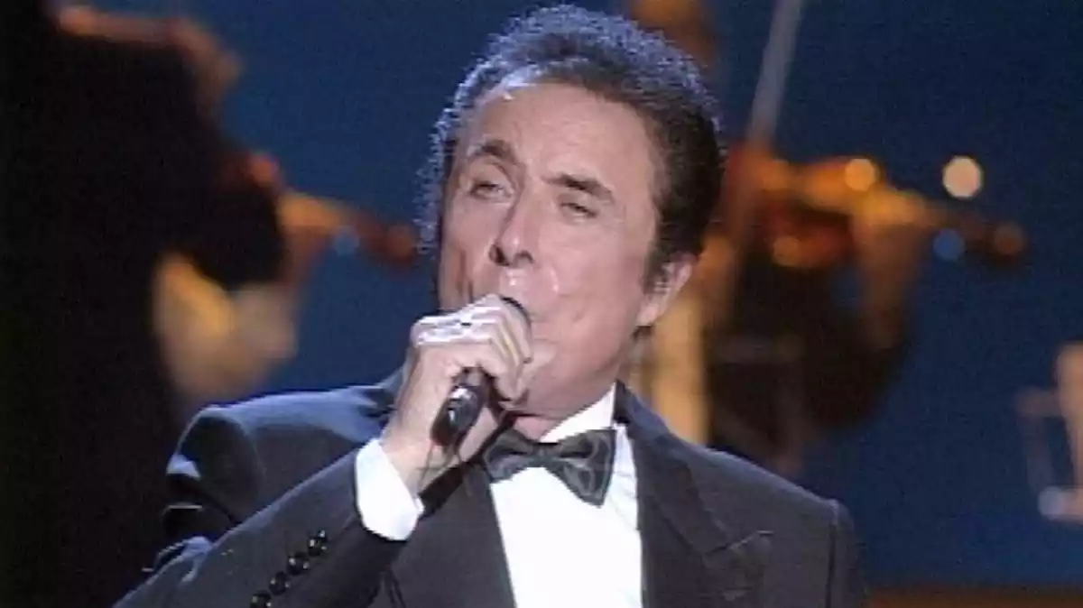 Imagen de archivo de Enrique Castellón Vargas durante un concierto