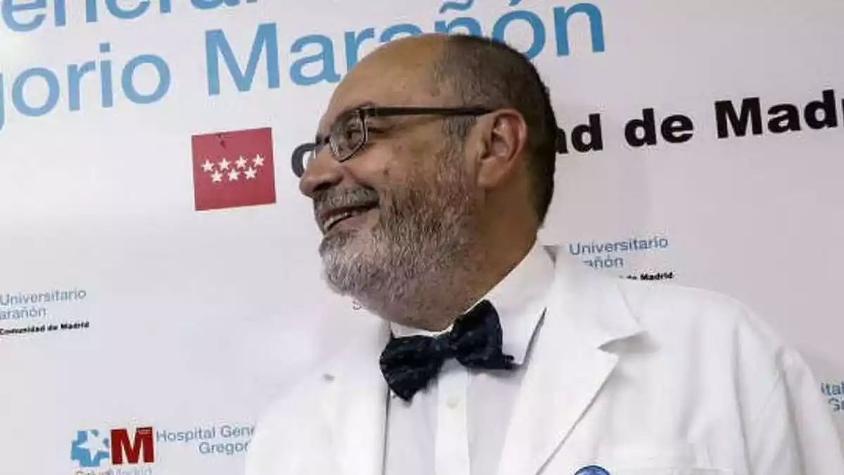 El nefrólogo Alberto Tejedor en el Hospital Gregorio Marañón